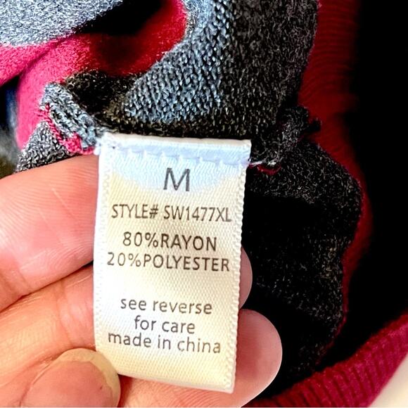 Active USA Color Blocked Sweater Size Medium - Picture 6 of 7